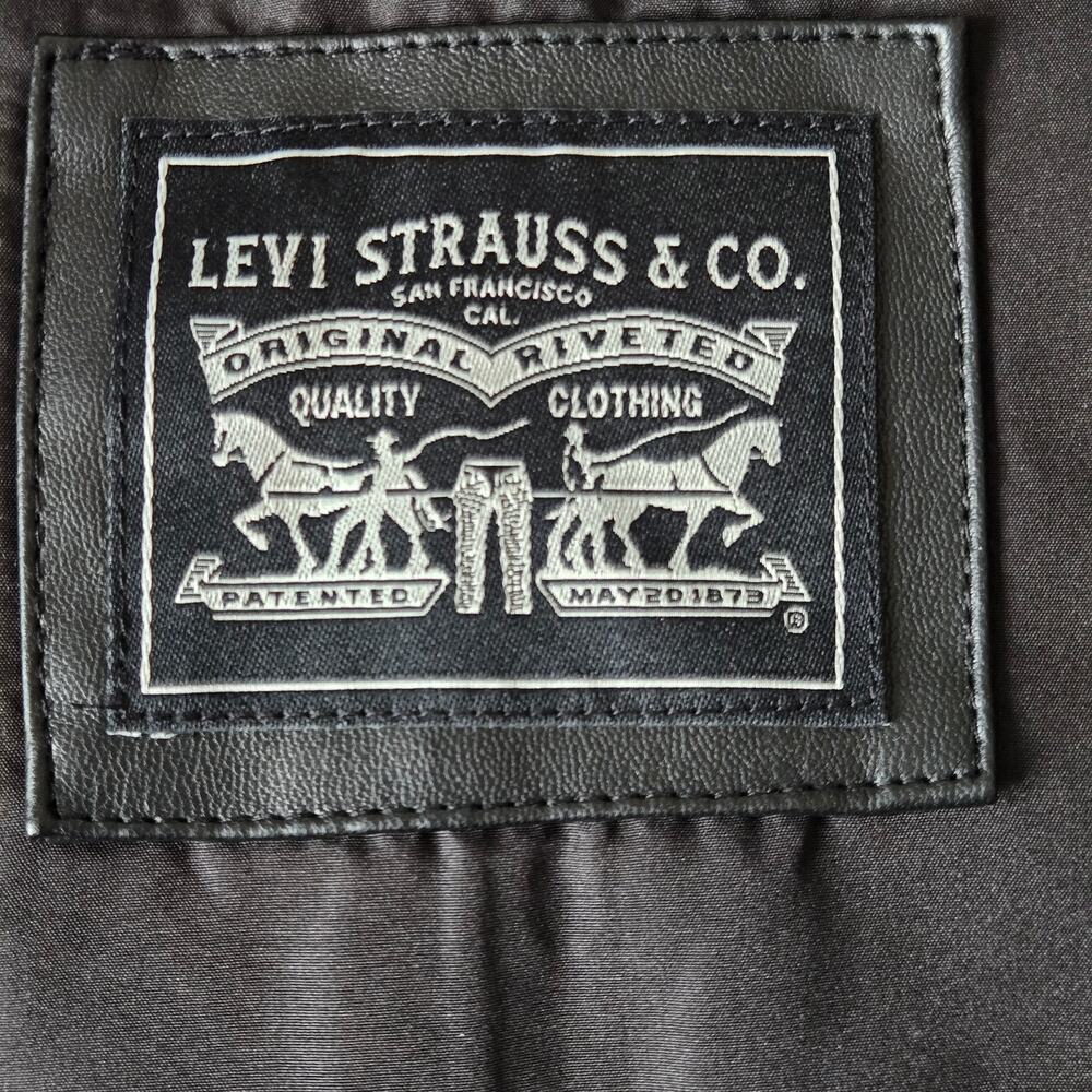 New Levi Strauss Faux Leather Short Puffer Zip up Black Women's Jacket Size XL - Picture 8 of 11